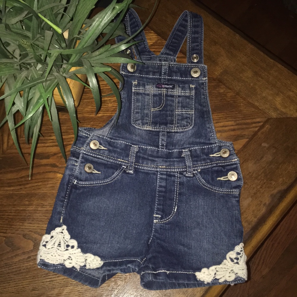 Cute toddler girl overall shorts